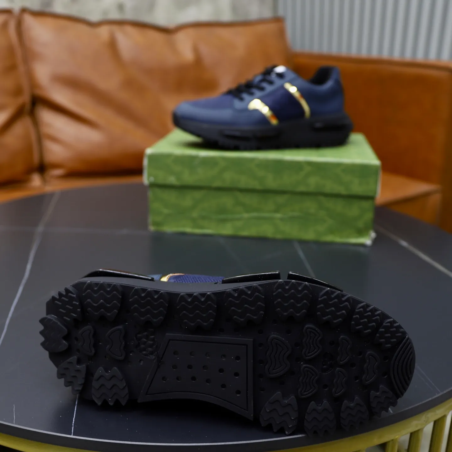 Ex-factory price: 462💰🙅‍♂️🙅‍♂️🙅‍♂️ Brand: GUCCI Standard code: 38-44 (45 customized) Grade: Same as the official website Material: Original material splicing Comfortable and breathable lining Lightweight and wear-resistant sports outsole Style category: Men's fashionable casual shoes Running sneakers Distinguished luxury brand elements Top luxury Color: actual picture color